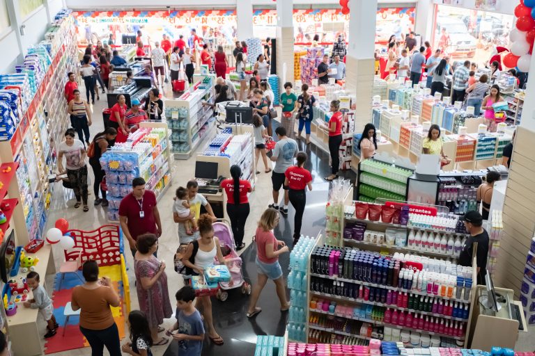 Lei que vincula contratação de farmacêutico a faturamento pode ser tentativa de neutralizar grandes redes