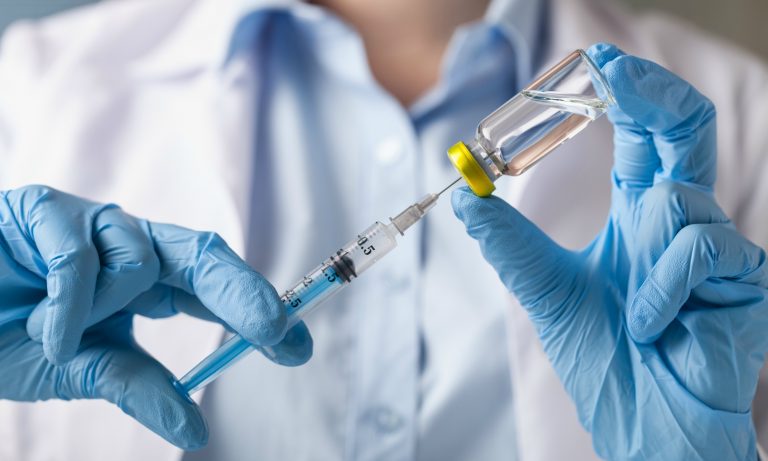 Reino Unido anuncia vacinação com vacina da Pfizer