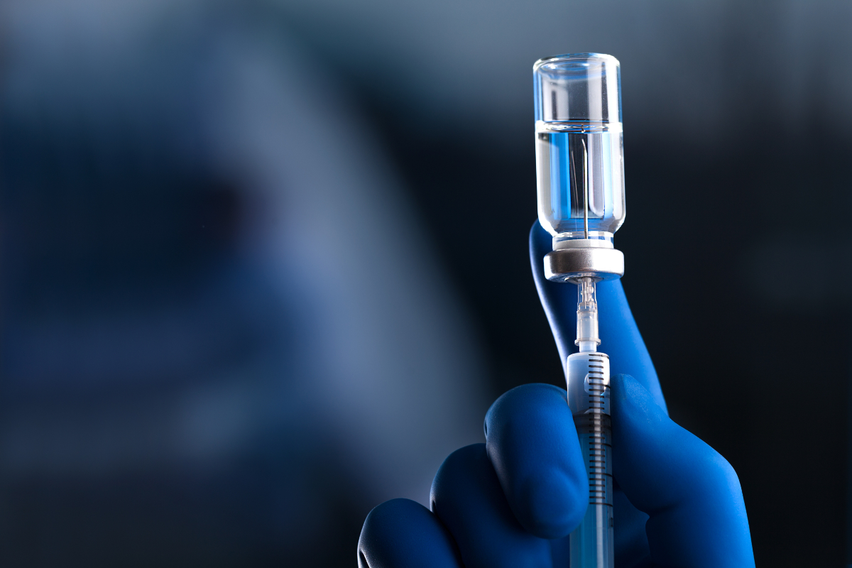 Duas vacinas bivalentes da Pfizer foram aprovadas pela Anvisa para uso como dose de reforço