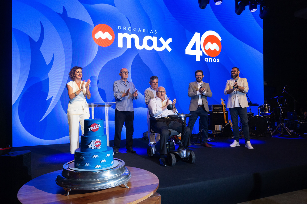 Drogarias Max promove festa de 40 anos