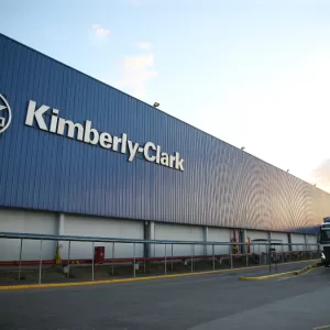 Kimberly-Clark investe no canal de farmácias no Brasil