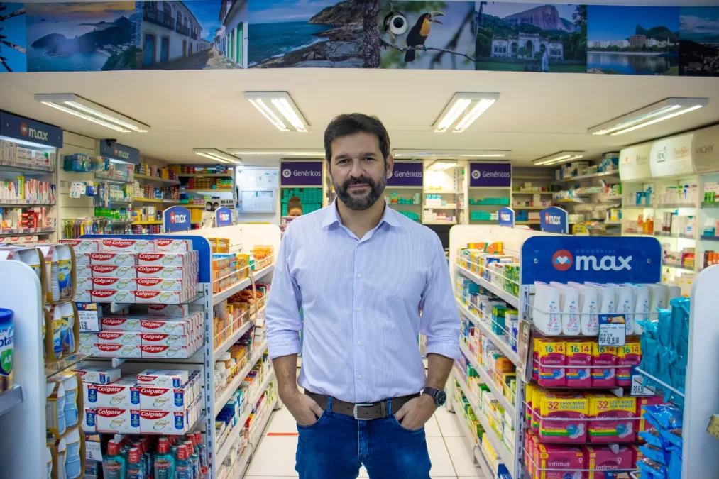 Drogarias Max ultrapassam 140 lojas no Rio de Janeiro e alcançam faturamento histórico
