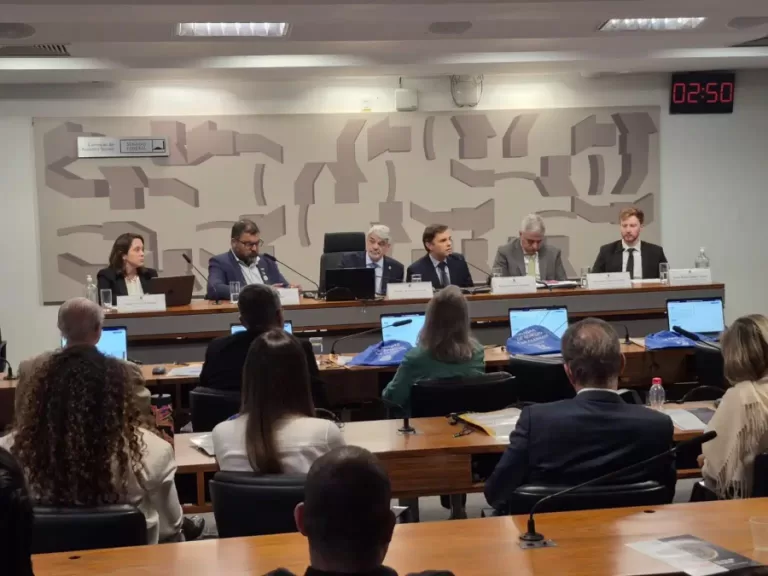 Audiência pública debate venda de MIPs em supermercados