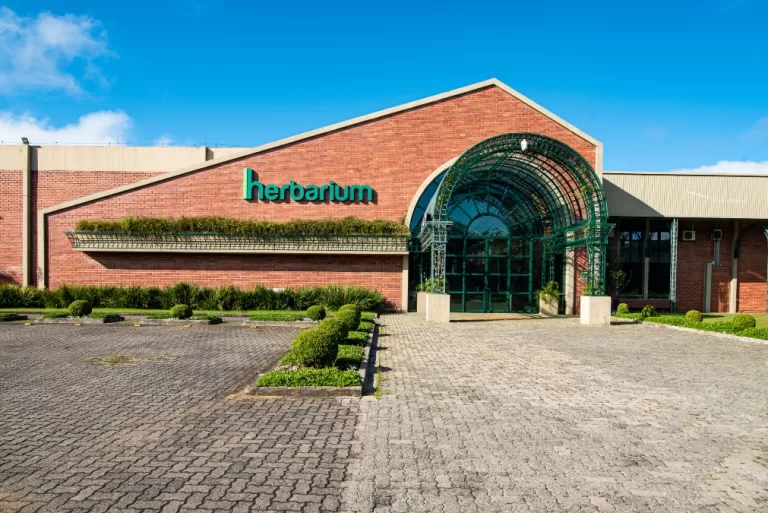 Canephron chega ao mercado farmacêutico brasileiro