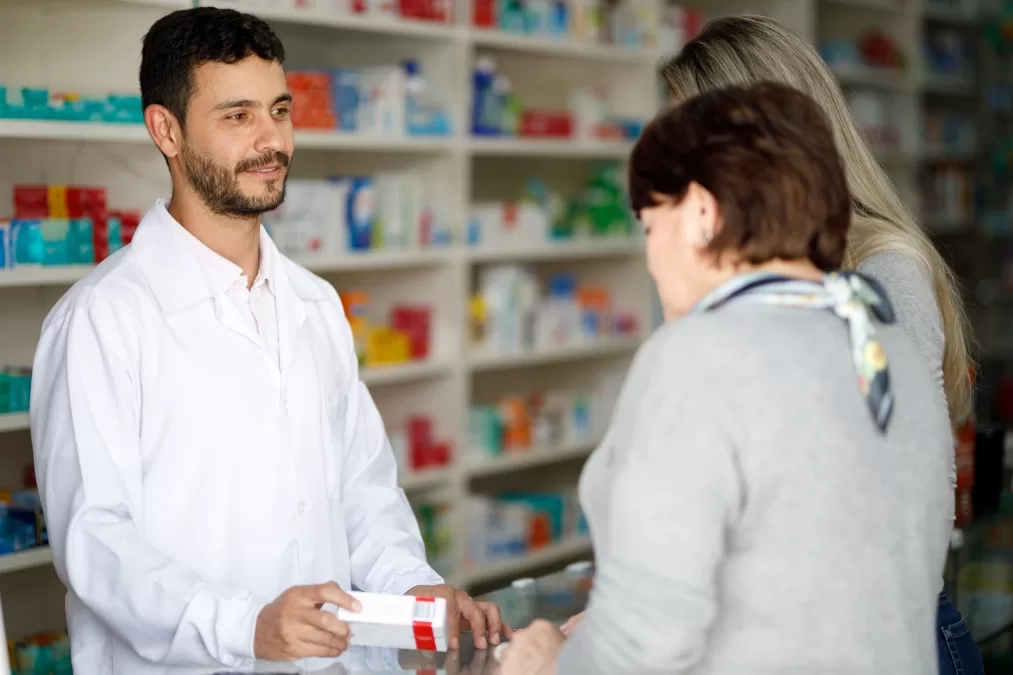 Espera por atendimento é principal gargalo das farmácias