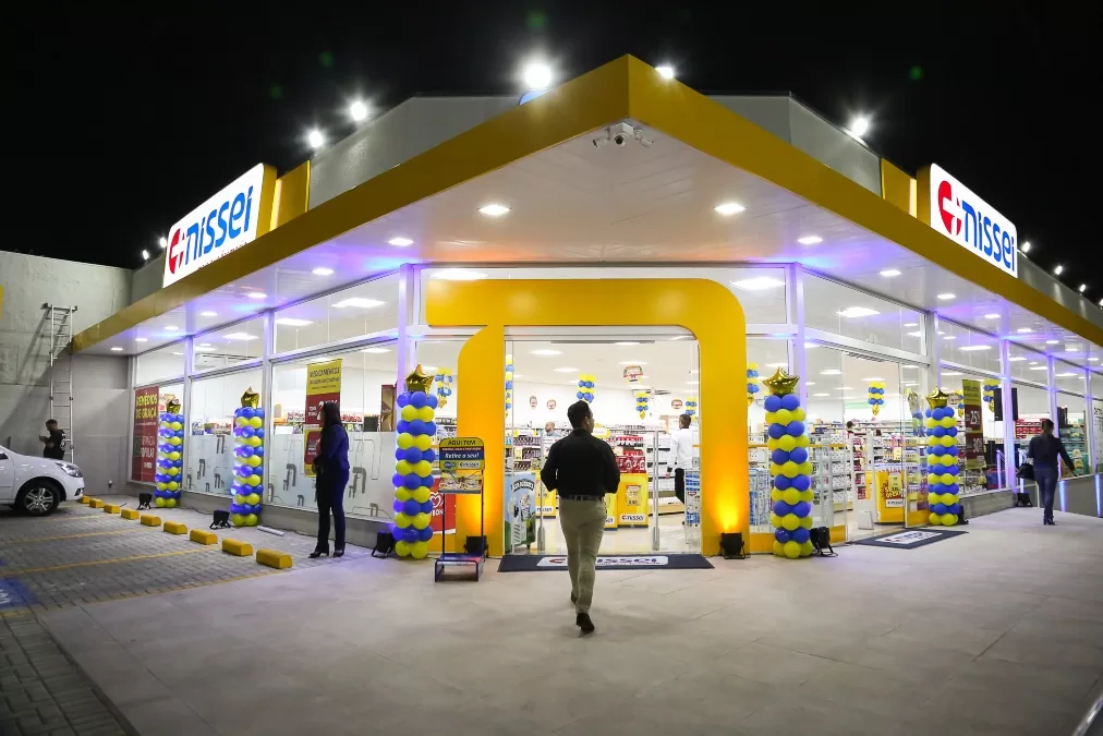 Farmácias Nissei mantêm média de mais de 2 mil vagas abertas por semestre em quatro estados