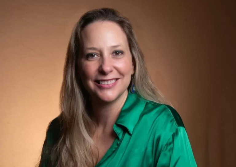 Farmacêutica cria aplicativo para colegas e disputa premiação