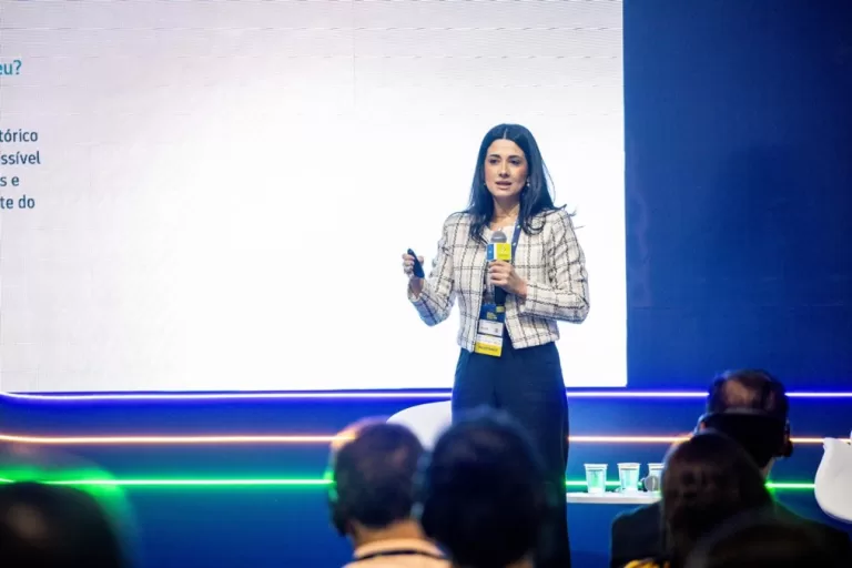 Theresa Lisboa fala sobre crescimento com base em dados no Imersão Contabiliza Pharma