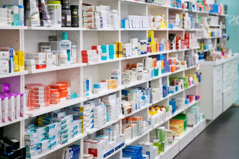 Abcfarma apresenta mudanças feitas no projeto que propõe a venda de medicamentos em supermercados