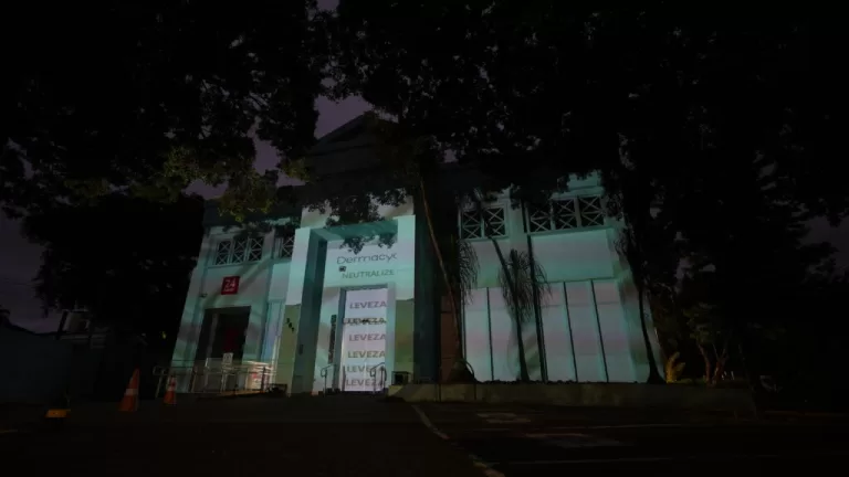 Dermacyd transforma loja da Drogaria São Paulo com projeção mapeada e experiência 360°