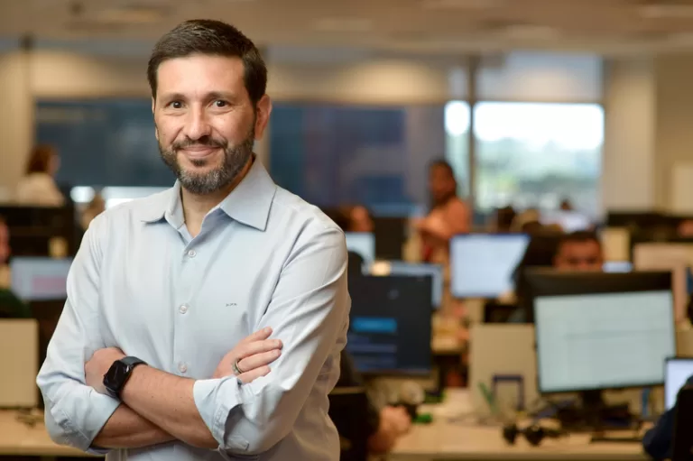 Adium inaugura linha de produção para ampliar fabricação de medicamentos em sachê