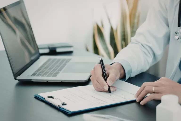 O que a farmácia precisa saber sobre a prescrição de enfermeiros