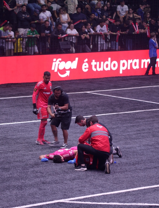 iFood leva conveniência e entrega rápida de farmácia a jogo da Kings League Brazil
