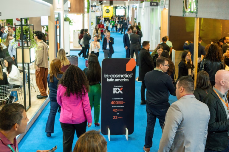 in-cosmetics Latin America 2026 discute como o avanço digital mudou a forma de descobrir, avaliar e comprar produtos de beleza