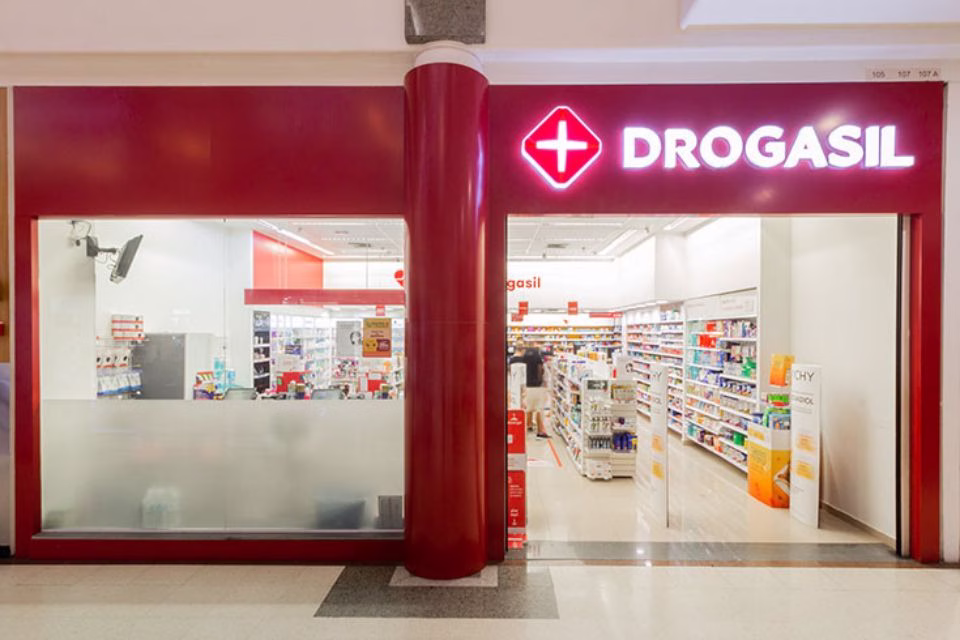 Drogasil é acionada pelo MPT após denúncias sobre uso de cadeiras